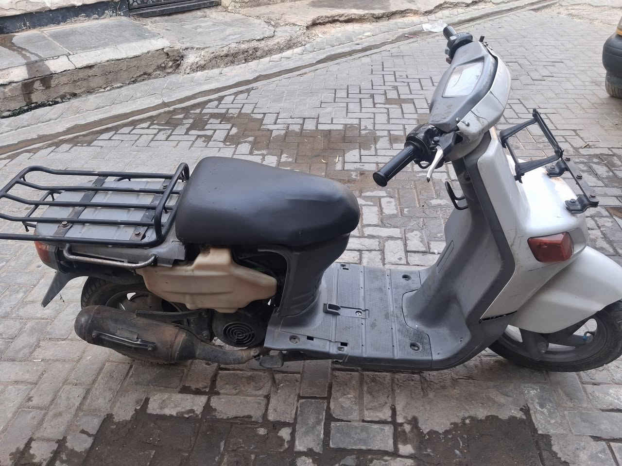 سلام عليكم دراجه بيكم للبيع مكينه مكفوله مامفتوح برغي بيها اوراقها كامله حتى الوصل عندي سعرها 250 
بغداد المدينة ***********واتساب فقط
