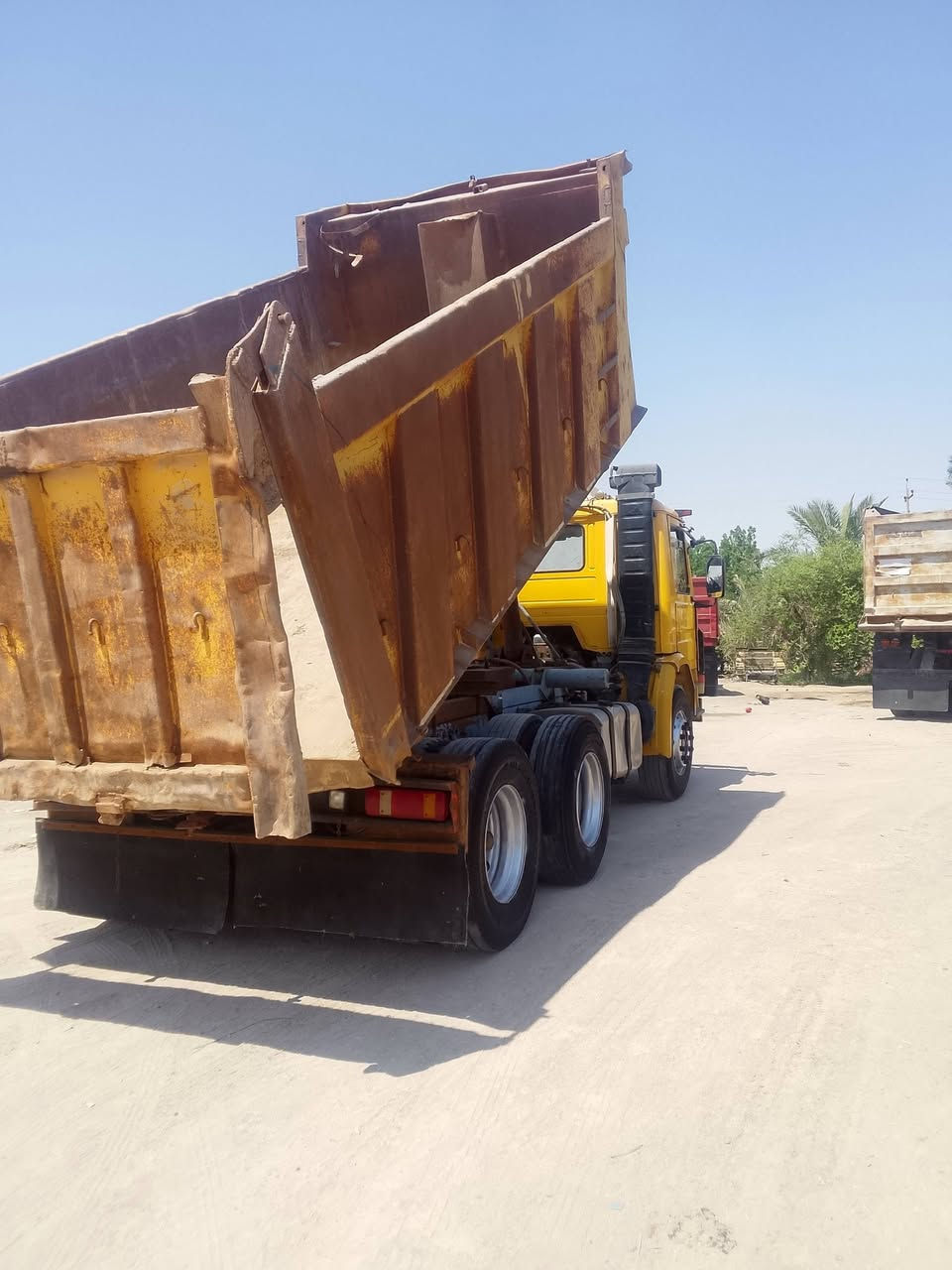 سلام عليكم سيارة للبيع مكينة 6 13 جديد كير 5/5 سعر 110 بيها مجال بدون رقم  *********** ***********

