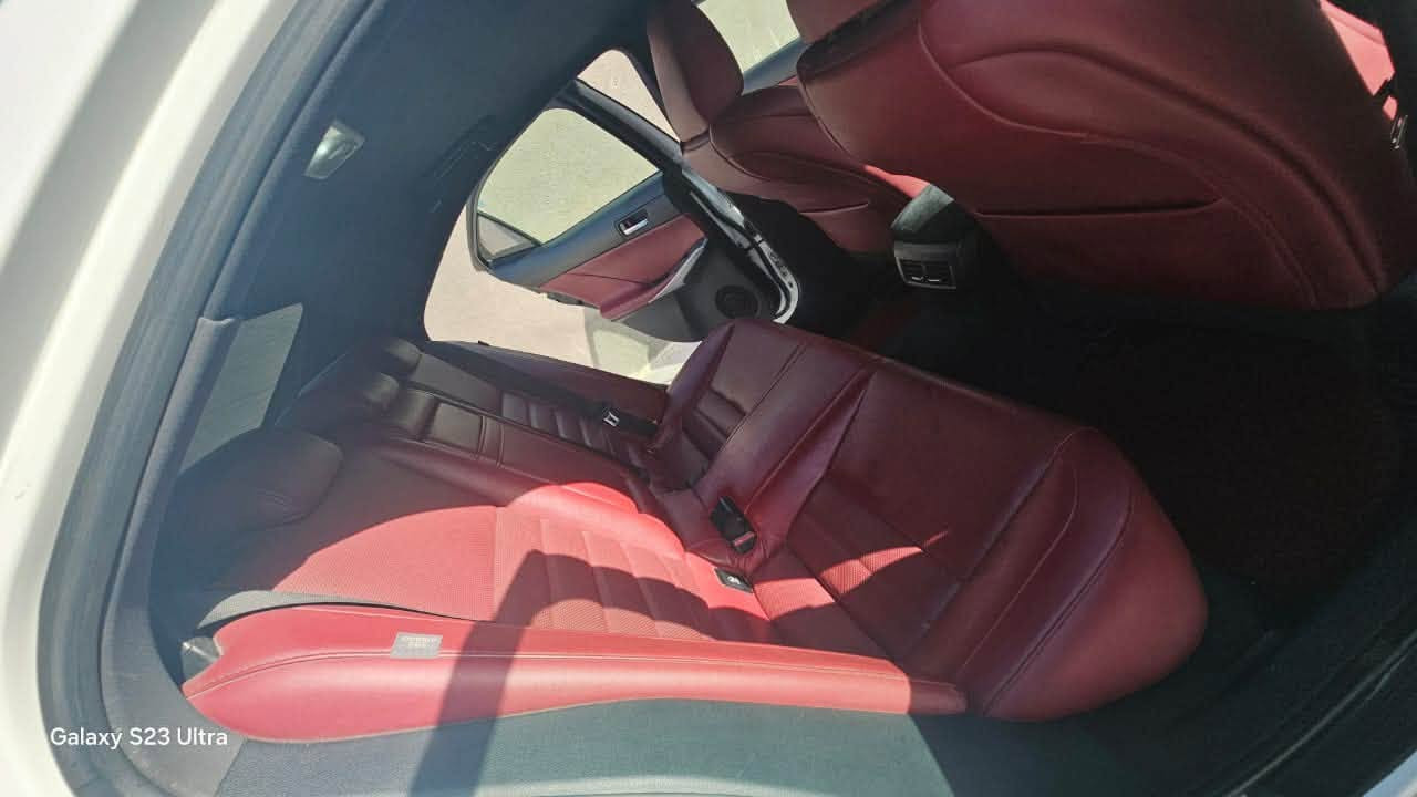 لكزس 2015  IS 250  V6  فول مواصفات السيارة كلين  بدون صبغ و بارد ماشية 127  و الأستفسار ***********
