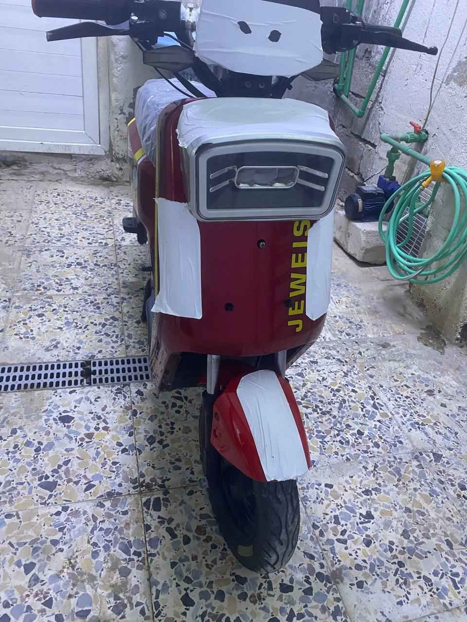 السلام عليكم 
دراجة شحن R11 مديل 2025 بطاريات جدد ملف 2000w كهربائيات شغاله شاحنة جديده تايرات جدد دراجة نظيف السعر 400 الف وبيها مجال تلفون *********** مكاني صبخة العرب البصرة, العراق
