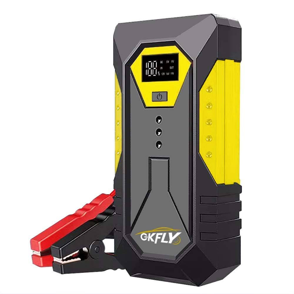 السعر 45 الف
هذا الجهاز هو مشغل طوارئ لبطارية السيارة (Car Jump Starter) وتعمل كبنك طاقة محمول (Power Bank) متعدّد الوظائف من ماركة GKFLY، وتتلخص آلية عمله ووظائفه الرئيسية في النقاط التالية:
​1. تشغيل السيارة عند تفريغ البطارية (Jump Start)
​كيف يعمل: يزود محرك السيارة بتيار كهربائي عالٍ ومفاجئ لتشغيلها مباشرة في حال كانت البطارية فارغة أو ضعيفة، دون الحاجة لسيارة أخرى.
​طريقة الاستخدام:
​صِل القابس الأزرق الخاص بكابل المشابك بالمنفذ المخصص له في الجهاز.
​صِل المشبك الأحمر بالقطب الموجب (+) لبطارية السيارة.
​صِل المشبك الأسود بالقطب السالب (-) لبطارية السيارة.
​شغّل الجهاز ثم قم بتشغيل سلف السيارة.
​2. بنك طاقة لشحن الأجهزة الإلكترونية (Power Bank)
​يحتوي على منافذ USB لشحن الهواتف المحمولة والأجهزة اللوحية.
​تدعم الشاشة إظهار جهود خروج متعددة (مثل 5V, 9V, 12V, 16V, 19V) لشحن أجهزة متنوعة مثل الهواتف وبعض أجهزة اللابتوب أو الكاميرات.
​3. إضاءة كشاف طوارئ (LED Light)
​يحتوي على مصابيح LED في الجانب تُستخدم للإضاءة أثناء الليل أو في حالات الطوارئ على الطريق، مع أنماط إضاءة مختلفة (إضاءة مستمرة، فلاش SOS للطوارئ).
​4. شاشة عرض الرقمية (LCD Display)
​تعرض الشاشة نسبة شحن الجهاز المتبقية (100% - 0%)، بالإضافة إلى حالة الشحن والجهد المستخدم (IN / OUT).
***********
