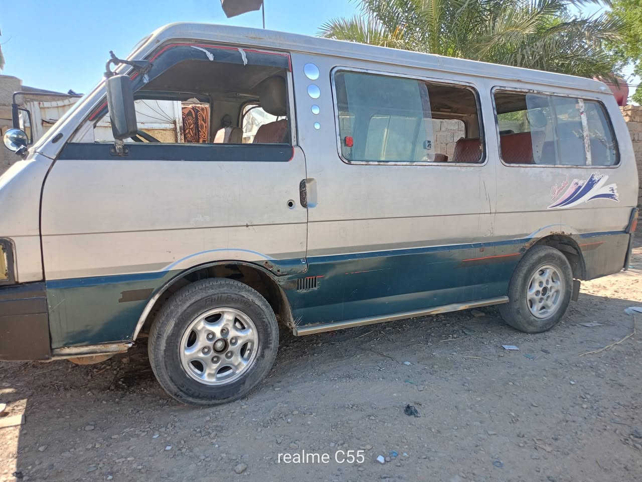 اللبيع سيارة كيا بسته 93رقم بغداد تحويل ثاني يوم سياره بس احمر لرقم صدر جديد جاهزة من مكينة وكير وكسن خير من الله عوزه باور وتوشمه السعر 20وبيه مجال مكاني لكوت قضاة لحي للستفسار ***********

نص مكتوب في الصور:
- realme C55