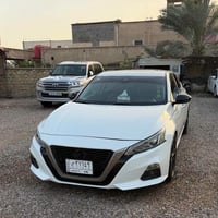 نيسان ألتيما SV 2021  السيارة معوقين، باقي لها أقل من سنة وتنفك الحادث...