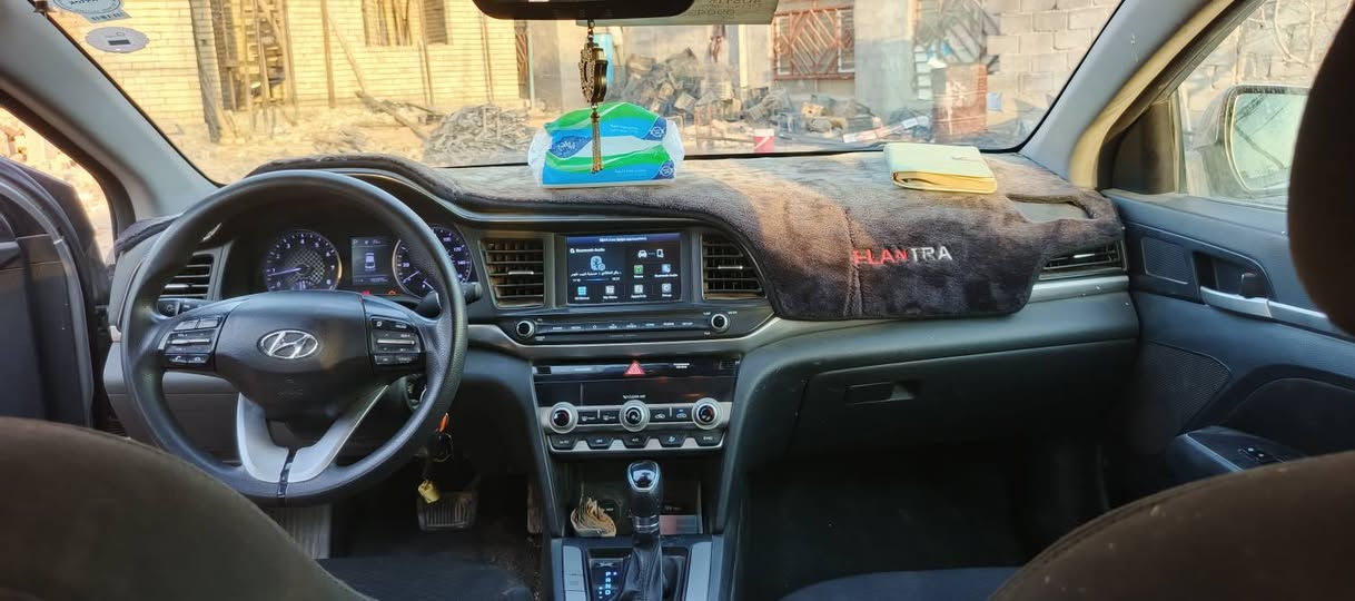سلام عليكم 
النترا موديل 2020 لون سلفر
نص فول سياره مكفوله ونضيفه من كلشي 
صور الحادث مرفقه بلمنشور
رقم شمالي تريد وكاله تريد تحويل
السعر 135 وبيه مجال
المكان كربلا عون
مكلف بلنشر 
*********** رقم صاحب السياره
