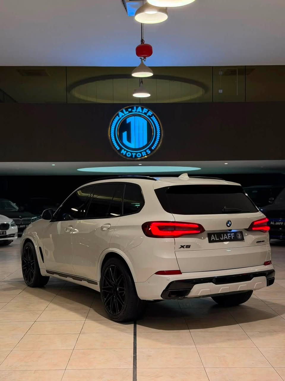 سعر جدا مميز 🔥🔥🔥
‎ السلام عليكم
للبيع فقط
ا BMW X5 kit M package X Drive
محرك 6 سلندر توربو (b58 ) ارغب مكينة موديل 2022
فول مواصفات (5 كامرات  وداتا شو وبانوراما وشباك لد و بيهة انارة متغيرة واوتو بارك وداخل ابيض بلادي  وبصمات وحساسات وصندوك كهرباء وكشنات خزن وجلد وكهرباء وتدفئة و انارة الشارع ورادار امامي وخلفي وبعد هوايه مواصفات وماشية 50 الف 

وارد امريكي بيها فقط الدعاميه ،الباقي بدون صبغ او تبديل  وبدون دواخل او ايرباك وگير ومكينه وحداديه وخللات كلها بشرط  
🚨رقم وفحص وهزه كله جديد
🚨السيارة مضللة وبيها باج تضليل من المرور لمدة سنة
السعر : 370 $ ورقه 
‎للاستفسار :***********
العنوان:السليمانية المعارض الجديدة معرض (الجاف)
