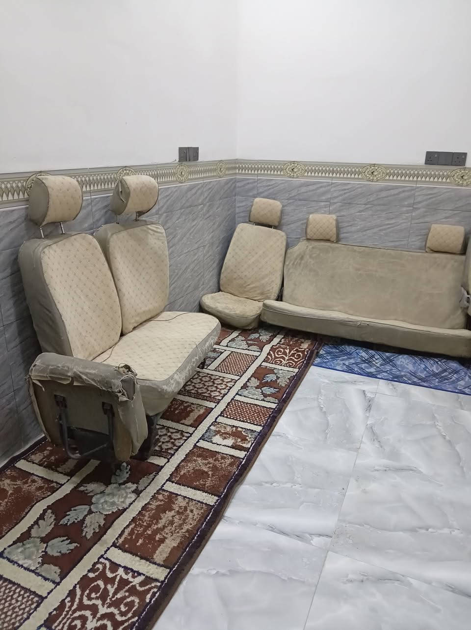 سلام عليكم كشنات  كامله للبيع15نفرالسعر 600وبيهن مجال المكان كربله***********
