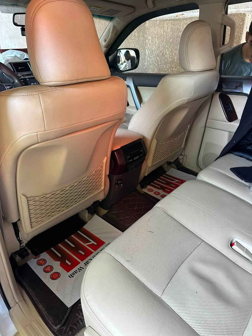 سلام عليكم
برادو 16

مكفولة من الصبغ

وكل تفاصيلها بالسونار 

فول مواصفات 

VX باب اول 

سعر320

للاستفسار ***********

