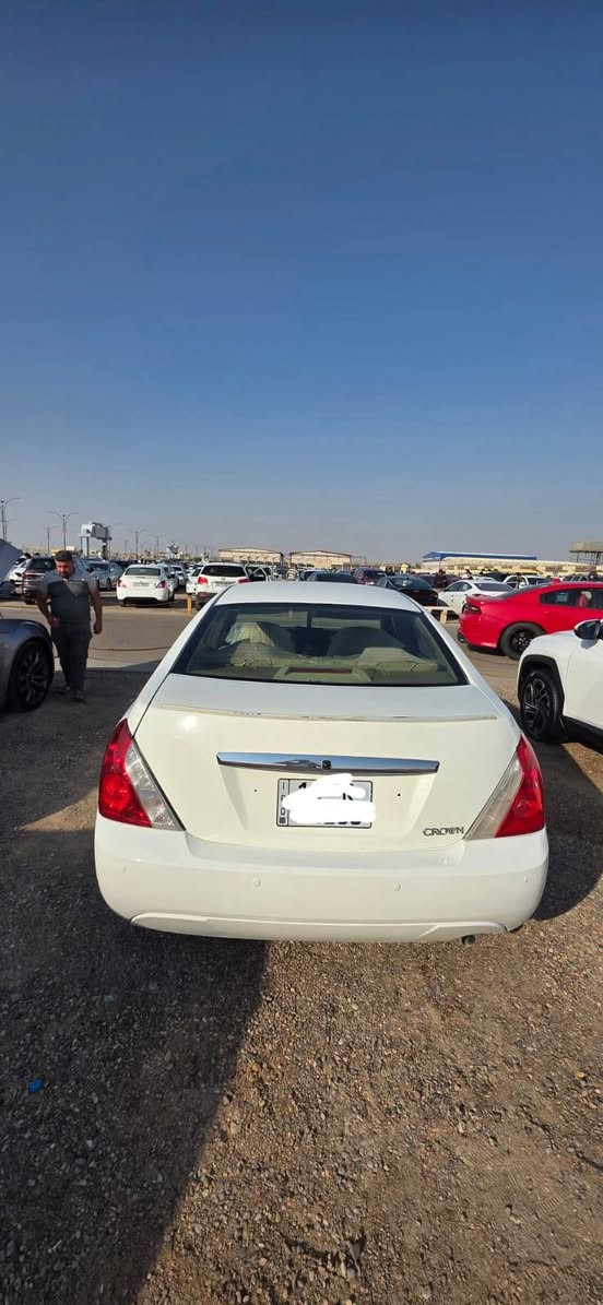 السلام عليكم
رينو سافران موديل ٢٠١٠ 
فول مواصفات
حدادة جديدة طوبة
تخم تاير 
مكينة جديدة ٤ سلندر
منظومة تبريد جديدة 
شاشة اندرويد عالية الدقة 
كامرة ٣٦٠ درجة 
كشنات تدفئة 
بيه ٣ قطع صبغ باب ومدكر وقبق الجنة دون ضربة 
ورشات صبغ خفيفة تلكيط خياسات 
سنوية لنهاية ٢٩
رقم بصرة انكليزي بسمي 
العنوان البصرة 
السيارة جاهزة ماناقصهه برغي 
السعر ٨٢ وبيه مجال بسيط 
وشرط التحويل 
رقم الهاتف *********** البصرة, العراق
