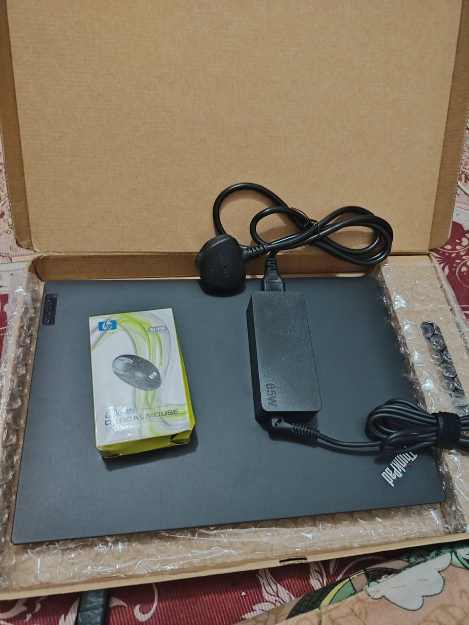 لابتوب لينوفو فول نظافة كرتونه ويا
كوراي 7 جيل 12
رام 8 DDR4 
هارد 256 ssd nvme 
بطارية ليثيوم اصلي 2/3 ساعات 
حجم 14 بدون حواف 
لابتوب حديث ومرتب وسعرة مناسب 
شحن تايب سي اصلي  
سعر 400 وبي مجال 
***********
المهتم يراسلني وخادم
