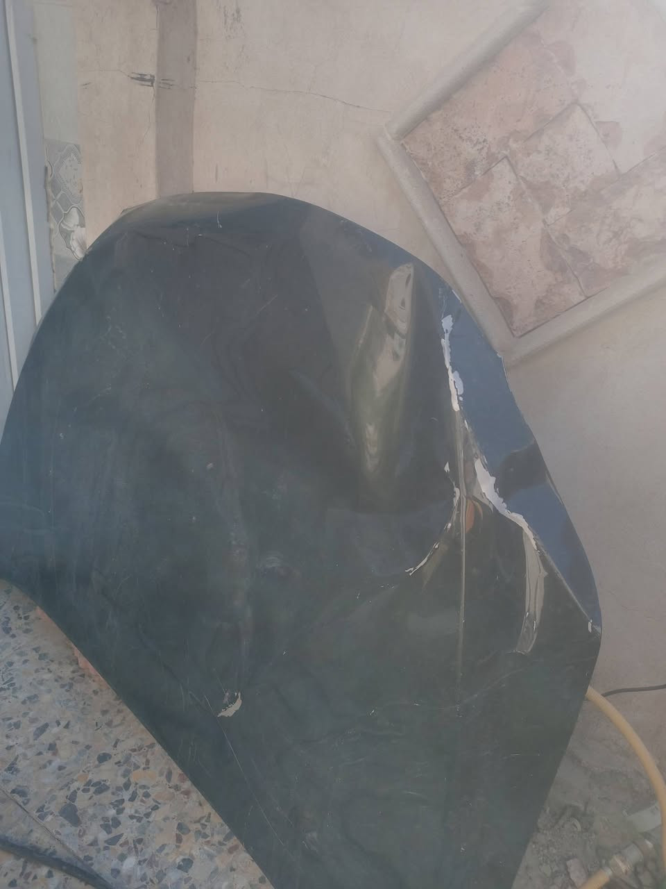 السلام عليكم عندي سيارة سانك يونك ريكستون موديل ٢٢ اريد ابيعه صار بيه حادث غرق بزل مال مي المي وصل لحد الدركة محرك وكير يشتغل وعقوله متحركة وهاي صور حادثه اريده ١٥٠٠٠ دولار مطلوبة للمصرف دادفع اقساطه تلفوني *********** ومتواجد واتساب وماسنجر الي تفيده ياخذه
