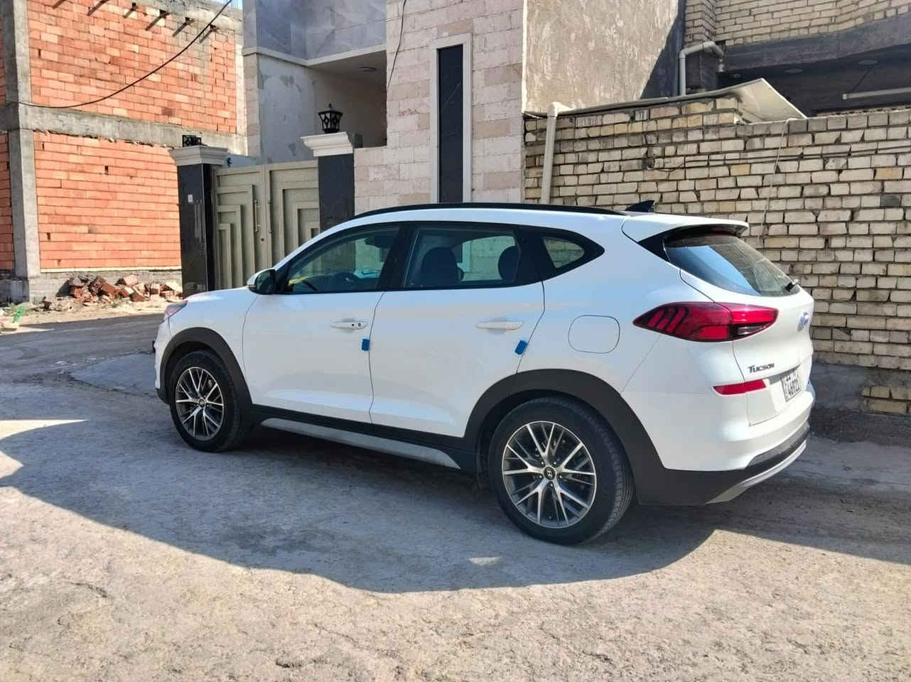 🚘 للبيع | هيونداي توسان 2019 وارد أمريكي

📍 الموقع: بغداد – الدورة / البعيثة

📏 • الممشى: 158 ألف كم
🔢 • رقم بغداد تحويل مباشر
🔧 • حالة السيارة: دعامية وبنيد وشبر من الشاصي
📸 • السونار مالتها موجود ضمن صور المنشور

✨ المواصفات:
• 🌅 بانوراما
• 🔑 بصمة
• 🎛️ تحكمات ستيرن
• ❄️ تبريد قطعتين
• 📺 شاشة كبيرة
• 📷 كامرة خلفية
• 🪞 تحكم كهربائي بالمرايات
• 🎛️ تحكم بالمقود
• 🚗 مثبت سرعة
• 📱 بلوتوث
• 🔌 USB / AUX
• ⚙️ محرك 2.4

💰 لمعرفة السعر علق (تم) ويتم الرد عليك تلقائياً

📞 رقم صاحب السيارة: ***********

ــــــــــــــــــــــــــــ

⚠️ الصفحة مخصصة للنشر فقط، وغير مسؤولة عن أي اتفاق أو تعامل يتم بين الطرفين.
🤝 وبالتوفيق للطرفين

#هيونداي #توسان #توسان_2019 #سيارات_للبيع #سيارات_بغداد #سيارات_امريكية #بغداد
