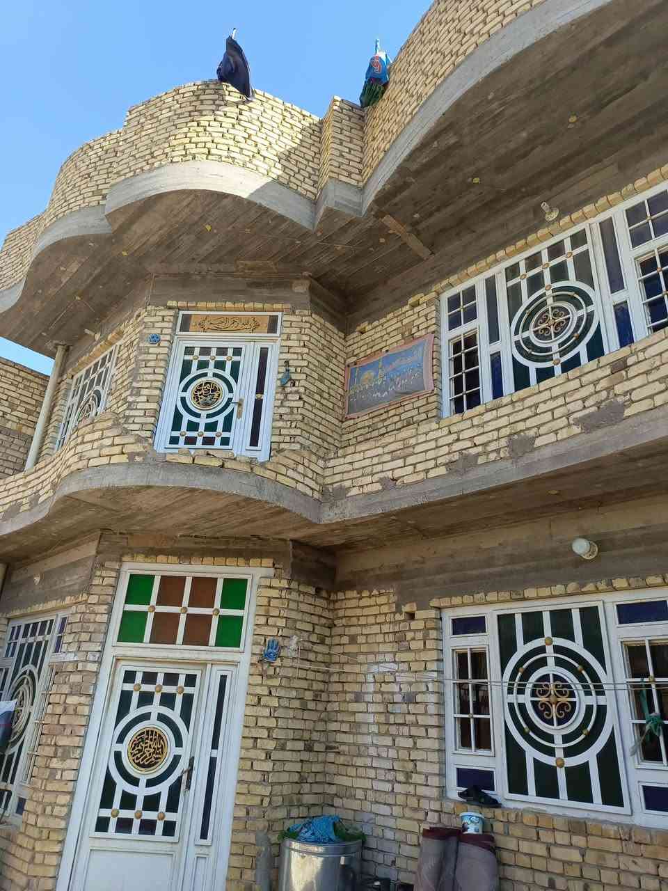بيت للبيع
المساحة 200متر 
العنوان حي جهاد  بداية السوق المسقف
للاستفسار الاتصال على الرقم
***********
