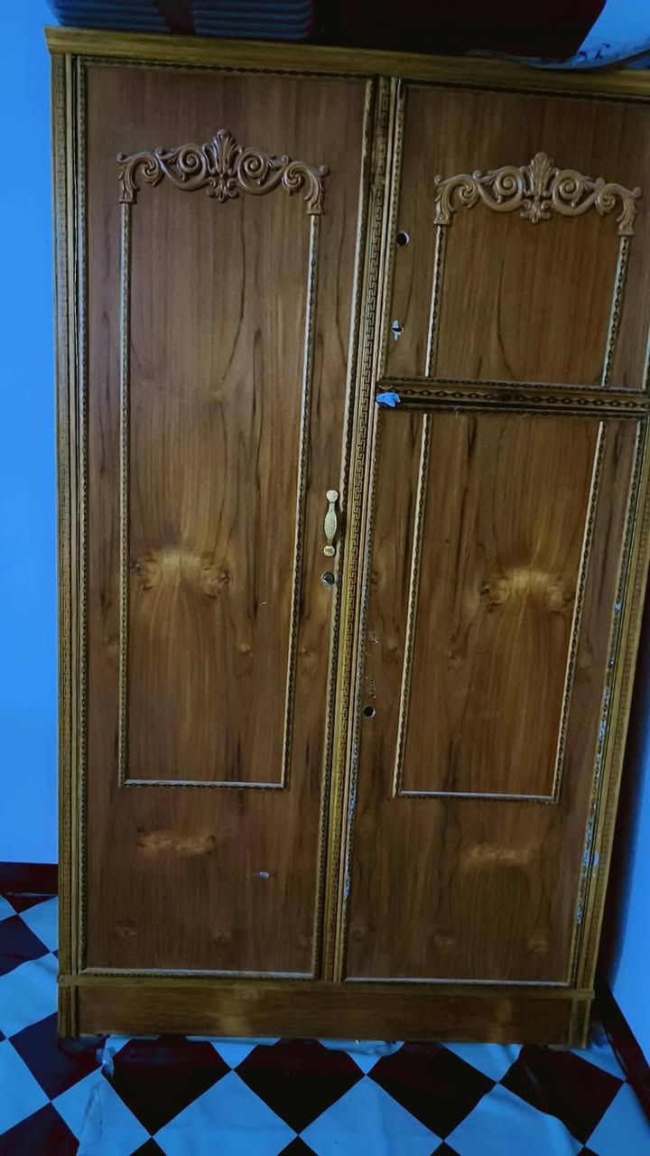 سلام عليكم 
جربايه +فوفيه
ميز بابين
كنتور بابين
جربايه أم نفر
***********
