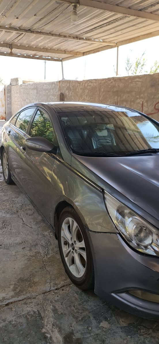 سوناتا ٢٠١٣ وارد امريكي للبيع
محرك ٢٤٠٠GDI
فول مواصفات تحكم ستيرن 
رقم بغداد بأسمي 
محرك كير كفالة 
كشر نضيف اكو شخطات خفيفة مبينه بالفديو 
ضربة بجاملغ السايق فقط 
حدادية كاملة السيارة جاهزة 
مكاني ديالى خان بني سعد 
السعر ١٠٨ 
***********

