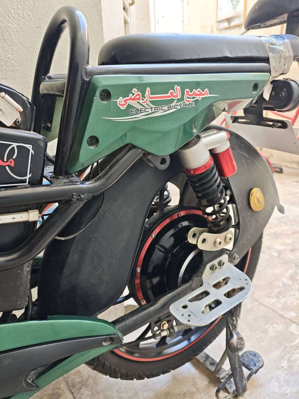 دراجه شحن وكيل العارضي 🏍️
ملف 1000 واط 
بطاريه 60 فولت خمسه باتري 
تمشي 50 كيلو متر 
سرعه 99
اشاير لايت بريك رباعيه كله شغال
شاشه تعرض كلشي من سرعه والاعطال ونسبه الشحن
تايرات جديد بنز جديد 
اربعه دبلات ومري ما مشدودات 
شاحنه ودبل سويج وبصمتين تشغيل واطفاء وتقفل وتفتح
دراجه خير من الله مال شغل وكراب 
الدراجه سعره 250 قفل 
رقمي واتساب ***********
مكاني نجف حي القادسية
