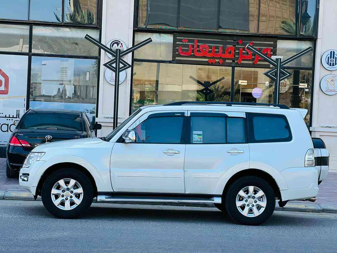 باجيرو خليجي مديل 2015 حبتور سعر 137 قابل للتفاوض الأستفسار اتصل *********** كفاله عامه من ضربه بيها صبغ باب فقط والباقي كفاله عامه من كلشي فول مواصفات لون صدفي واحد على واحد فتحه سقف تحكم ستيرن شاشه كبيره كامره خلفيه داخل بيجي فر ويل دمام 7 راكب 3 قطع تبريد مري شفط اشاير مري حداديه جديده مكينه وكير مكفولات حساسات امامي وخلفي رقم دولي مشروع وطني سنويه ل 31 مكان سياره كربلاء
