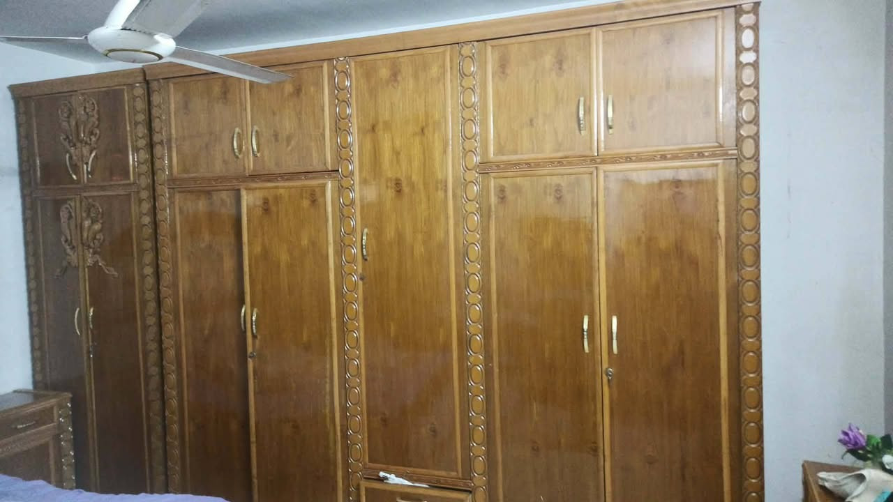 سلام عليكم غرفه عراقيه صاج تخبل جديده 7قطع صاج اصلي مو هاذا الكلك للبيع السعر خاص مكاني الدوره ***********
