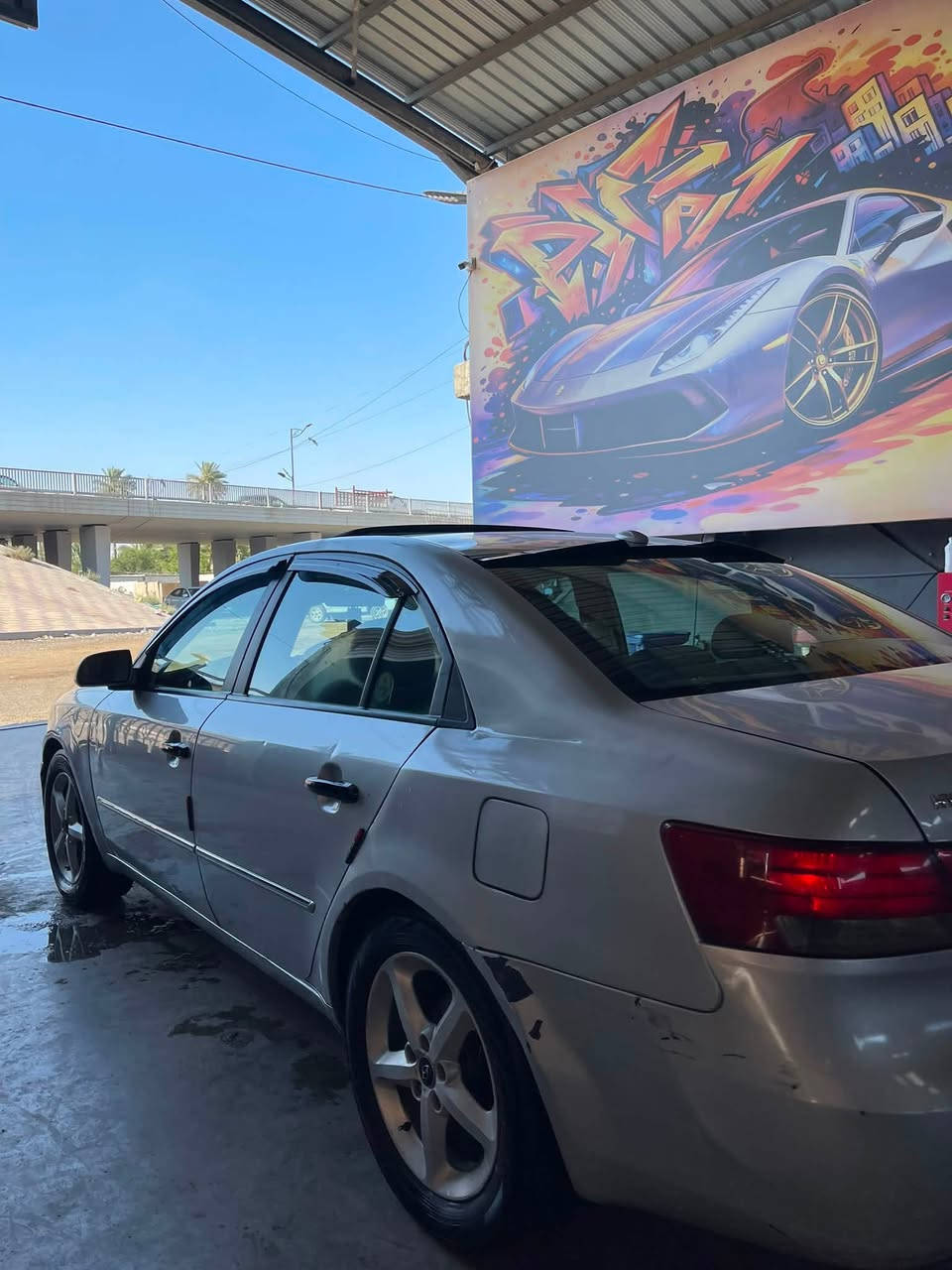 سوناتا 2008 لمتدد محرك V6 3300 
محرك وكير جدد بلباكيت نكره سلف
السياره عليها منظومة غاز يعني التفويلة ب 9 الف 
حادث السياره جاملغ خلفي جهة السايق + باب السايق مبدل باقي السياره كلها ليبل واحد ممبدل بيها قطعة 
مواصفات السياره :
مزروع عدسات زنون ب 150$
كامرة خلفية دوارة ع بارك 
شاشه كار بلاي 
فتحة سقف
سستم سماعات اصلي دمام قوي 
تخم تاير بلباكيت 
صدر امامي خلفي بلباكيت 
منظومة بريك كامل بلباكيت
منضومة تبريد جديده
السياره هواي مصروف عليها من كماليات والصور كدامك وشوف بعينك 
السعر : 95 وبيها مجال 
مكاني : بغداد حي العدل شارع الاسواق المركزية
للاستفسار ***********
