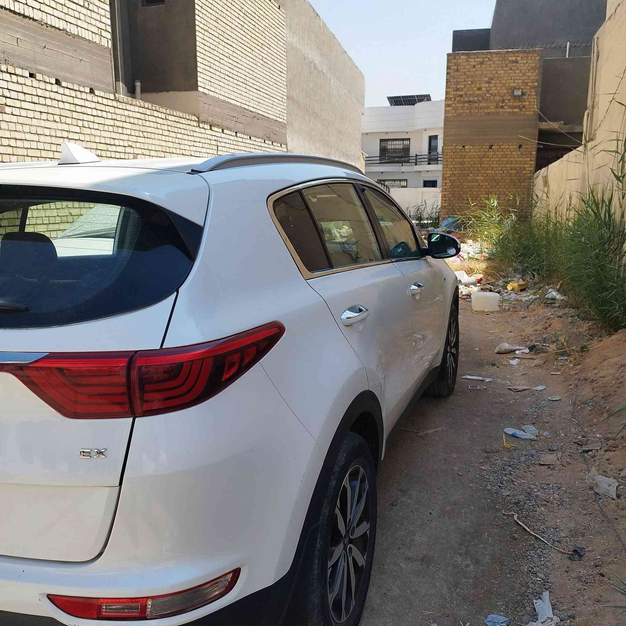 سبورتج 2019
وارد بدون حادث 
ولا قطعه مبدله ولا إيرباك طاگ
ماعدا بارد كلش قليل جاملغ جهة السايق حسب السونار لكن بالعين ما يبين وشخط باب خلف السايق 
مبينه بالصورة
رقم بغداد انكليزي 
بصمة كشن جلد كهربائي
تدفئة بالكشنات والمقود
شاشة كبيرة 
ماشية 83000كم
ما مفتوح برغي 
محرك گير خير من الله ***********
السعر 170وبي مجال 
بابل حي الصحة
