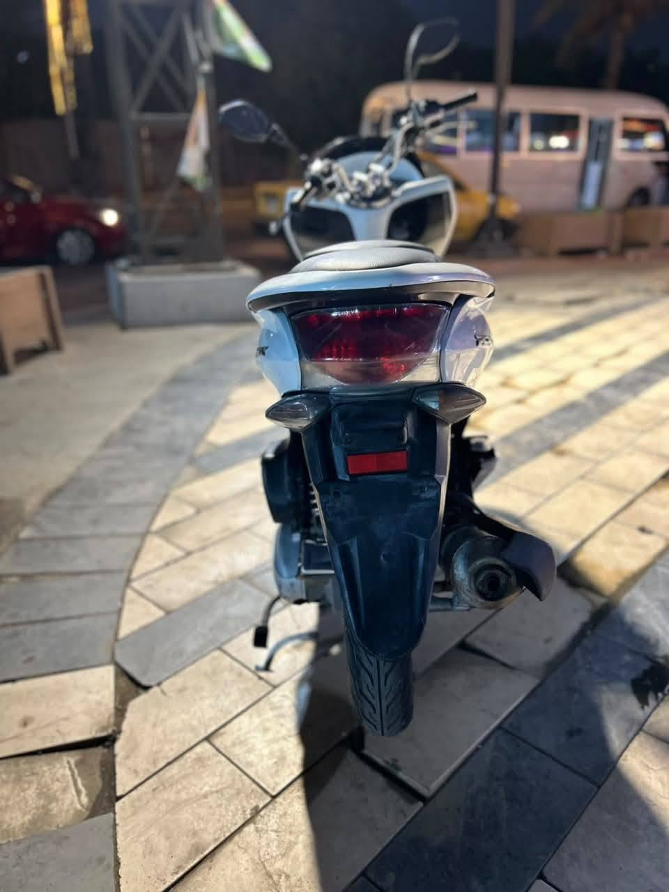 PCX • الجيل الاول • ياباني اصلي
