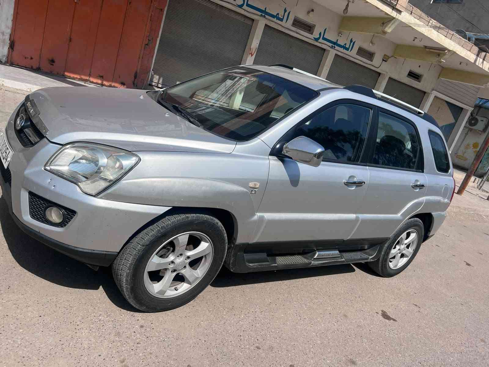 السلام عليكم  
سبورتج موديل  2009
فول مواصفات داخل اسود جلد 
محرك ٢٠٠ 
رقم بغداد سنويه وهزه جديده 
سعر 120بيه مجال
مكان ديالى شهربان 
رقم الهاتف ‏‪***********
