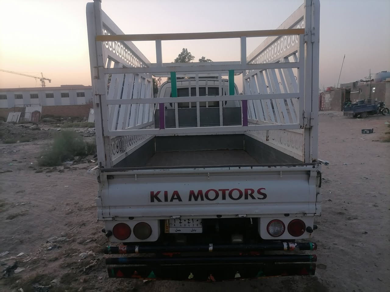 السلام عليكم كيا فحل ٤٠٠٠مفتوح موديل ١٧رقم بابل جاهز تخم تاير مكينة كير تبريد محجر شوف العين السيارة جاهزة ماناقصة بس السائق ألي حاب يشتري يتصل على هذا الرقم *********** أو يتفظل خاص العنوان ديوانية
