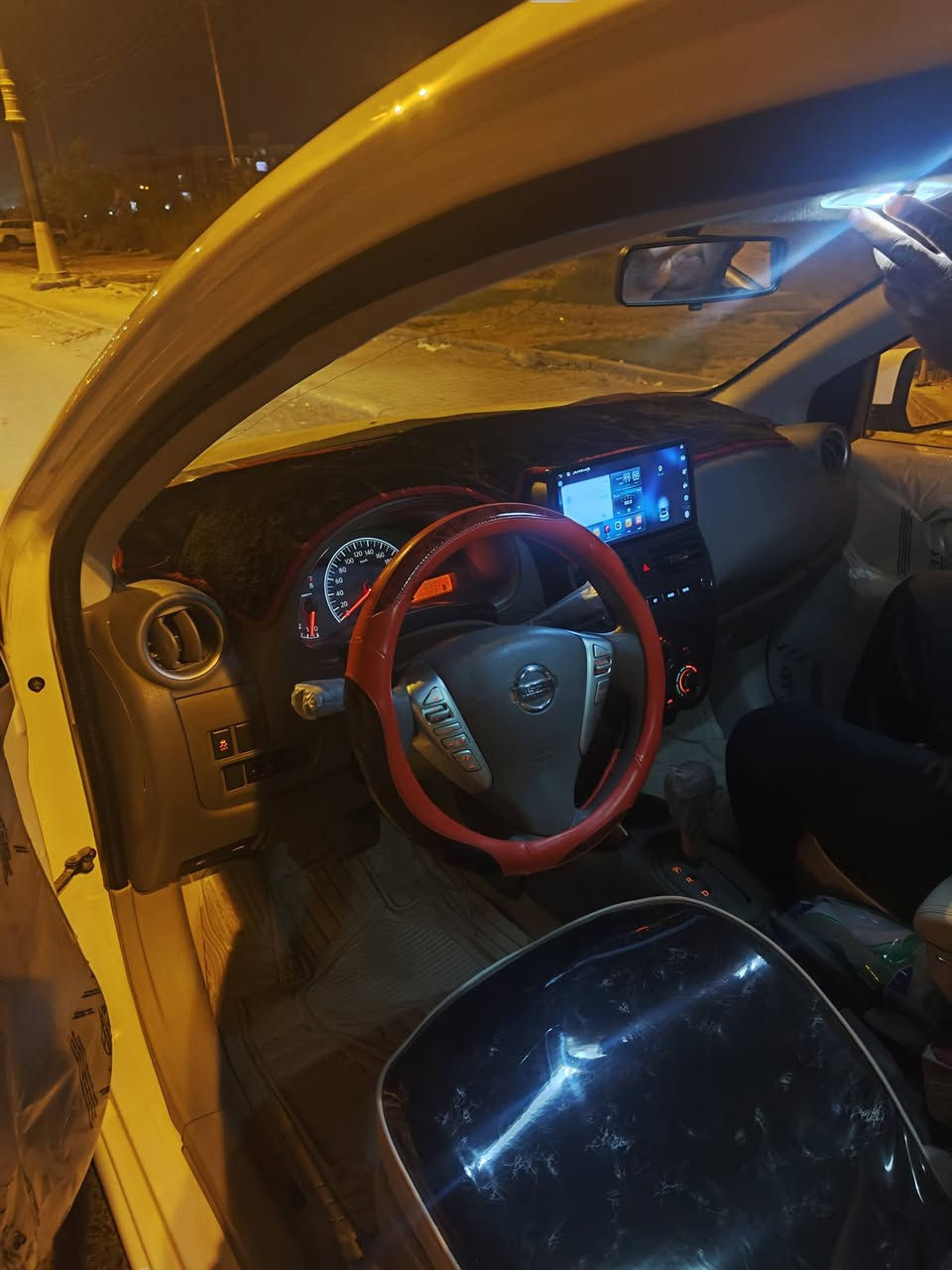 سلام عليكم 
نيسان هندي مديل 24
ماشيه 44
رقم اربيل بأسم شركه تريد وكاله تريد تحويل 
سونار موجود معه الصور
السعر 118وبيه مجال 
مكان النجف 
أي معلومات الاتصال بالرقم 
***********
