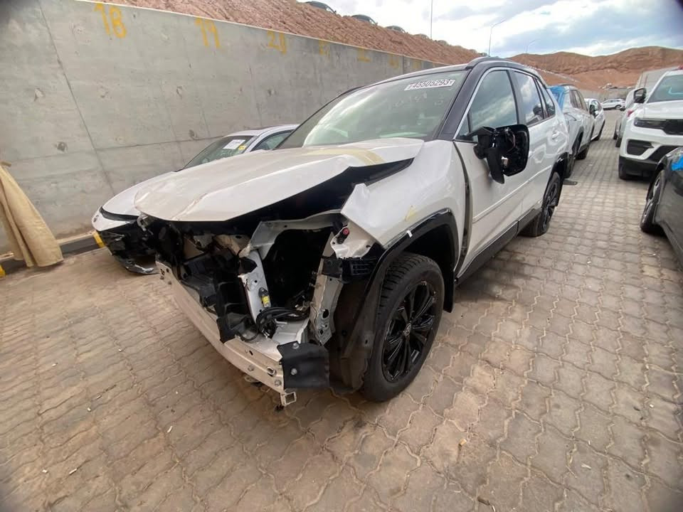 للبيع تيوتا راف فور هايبرد XSE
 موديل 2022
محرك  2500 (هايبرد )

وارد امريكي حادثها دعامية امامية  
صور الحادث موجودة  
 ماشية 80  الف كيلومتر 

مواصفات: -فئة XSE فول 1/1
تو كولر 
سلايت
صندوك كهرباء
كشن السائق كهرباء
كشنات جلد
تدفئه بلكشنات 
تدفئه بلستيرن
خزن ميموري 
شاشه كبيره
كامره دواره
شاحن تايب سي
اوتو ستوب
اوتو هولد
لايت زنون
قطعتين تبريد
رادار امامي جانبي خلفي
فور ويل 
تحديد مسار
مانع تصادم
كروس سرعه
ثلاث انظمه قياده ايكو نورمل سبورت
رقم بغداد دولي 

***********
