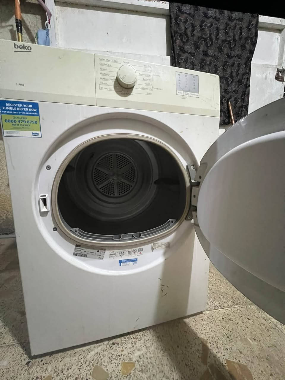 � نشافة ملابس Beko للبيع

للبيع نشافة ملابس Beko أصلية 🇹🇷
🔹 السعة: 8 كغم
🔹 النوع: Condenser – مكثّف
🔹 بيها عدة برامج للتجفيف
🔹 مناسبة للملابس والقطنيات والملابس الرياضية وغيرها
🔹 الجهاز مستعمل وحالته مبينة بالصور
🔹 البيع للفحص والتجرب

💰السعر :250 الف وبي مجال بسيط

📍 المكان: بغداد/ابوً غريب
📞 للتواصل:***********
