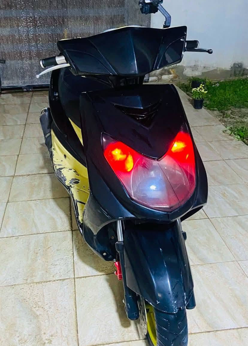 سلام عليكم سكنس فحل ياباني للبيع قبق نفخ صالنصه رياضي ام الختم كاتم مالها موجود  نكرة الدراجه بكل وقت وبيها تزويد خفيف ودراجه خير من الله مكان كوت حيدريه سعر 400 وبيها مجال للاستفسار ***********
