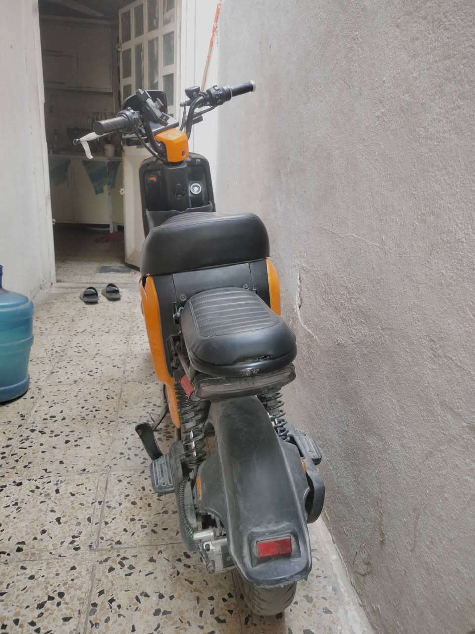 دراجه R10 كامله من كل النواحي كهربائيات لايت عالي وناصي اشاير  4 نمر بس بيها بطاريتن منفوخات شي كلش بسيط الشحنه الوحده تمشيك 3 ساعات كفراتها شويه بيهن مكسرات متواجد فقط واتساب السعر 220 وبيها مجال متواجد فقط واتساب ***********

