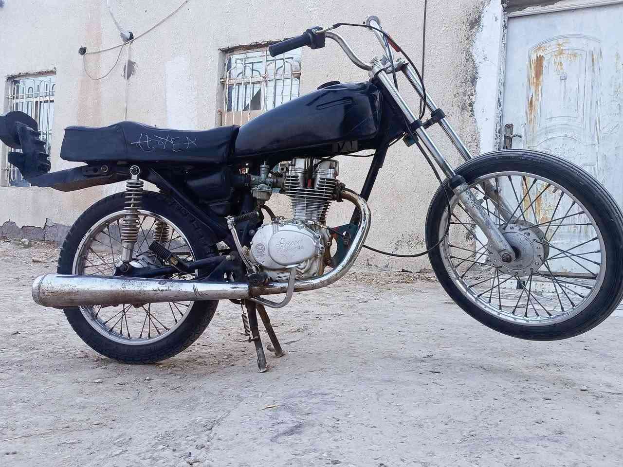 دراجه كلك كلك لبيع محرك  سيجي نامه اصلي  مفتوح بوشه وبستم فقط سعر  350وبيها مجال قليل رقم الهاتف***********مكاني قضاء النصر
