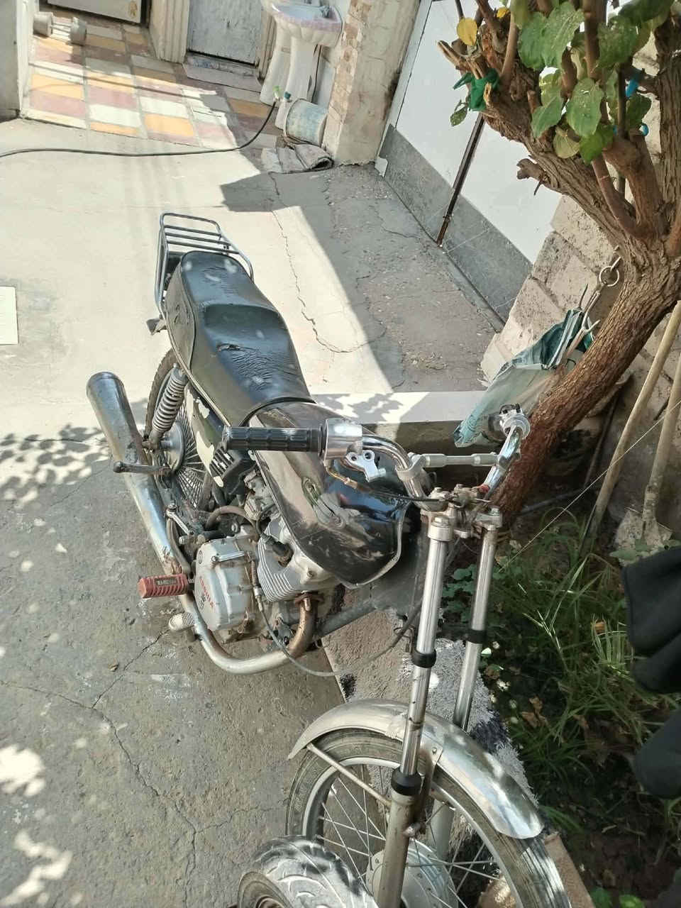 السلام وعليكم  دراجه ارشه اصولي للبيع اوراقه كامله بوجهك لترقيم    سعر 450وبيه مجال قليل اتصل وتدلل.              . 
***********
