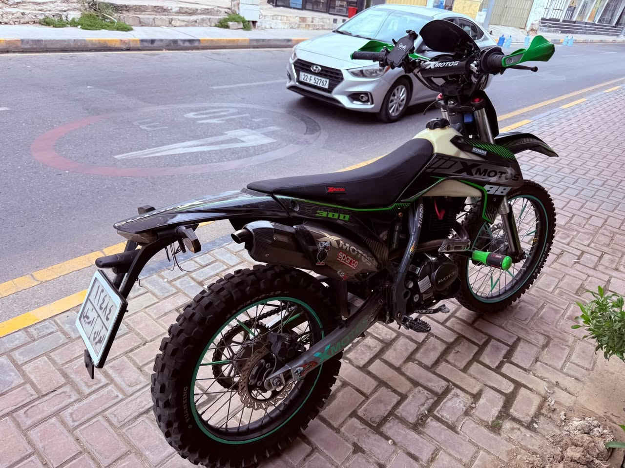 السلام عليكم
ماطور قفاز للبيع مرقم اربيل 
حجم 300 كلو شرط مامفتوح
5 كير وسلف
شرط التحويل
ماطور حيل نظيف 
مكاني موصل ايسر 
السعر مليون و800
***********
