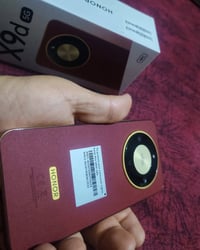البيع هونر اكس 9دي تلفون حيل نضيف شاحنه الاصلي 66 واط كارتون سعره ٤٢٥ ...