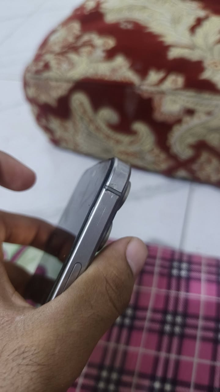 ايفون 15برو ماكس بطاريه 80 جهاز كلش نضيف بي هاي طخه مبدل شاشه بدله اصليه شرط كامره امايه واكفه وبي كامرا خلفيه بيه نقطه زغيره اذا تصور من غريب وذا شوي بعيد تروح سعره 750 وبي مجال مكاني البصره كرمت علي رقم *********** سبب بيع محتاج وريد ابيعه
