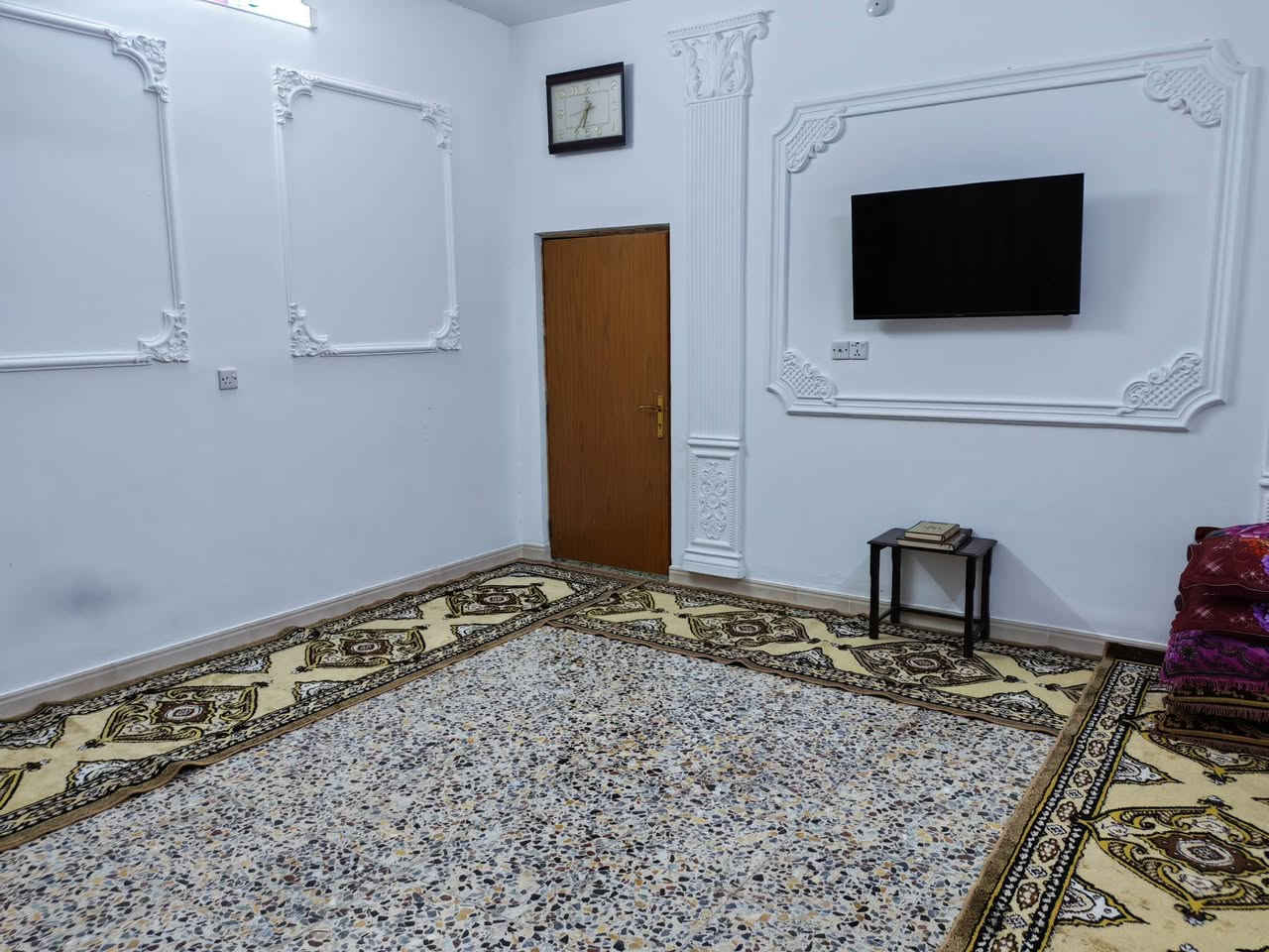 سلام عليكم بيت للبيع مساحه ١٥٠ متر بيت كامل خدمات كامله في جسر ديالى القديم قرب شارع الخدمي الاعريفيه جنس الارض سند ٢٥ ( السعر ٧٥ مليون )  اتصال مع صاحب الدار ***********
