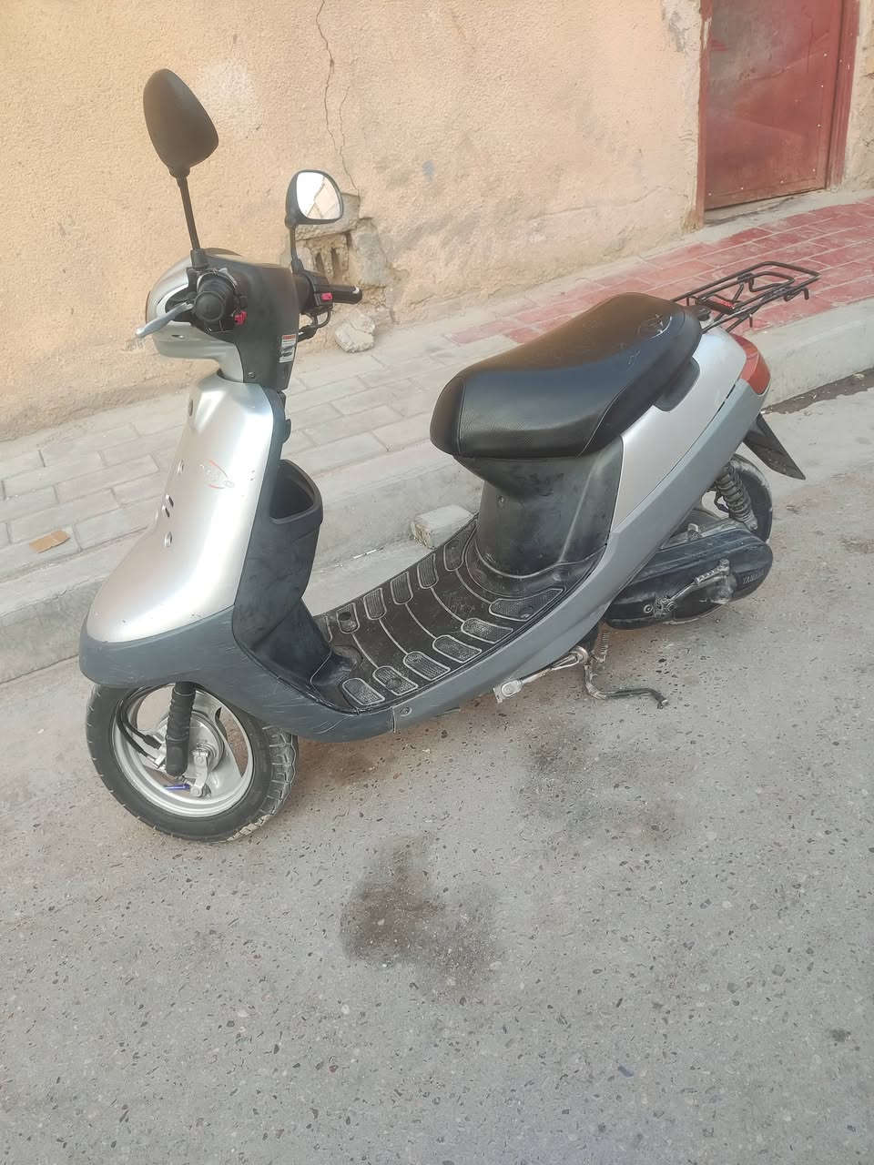 دراجه بطه مكينه ما مفتوحه نعومه وشلعه فول كهربائيات كله شغاله نگره سلف دراجه كله بلاديه لسعر ب350 شراي تصل عل رقم ***********مكاني كربلاء امن داخلي
