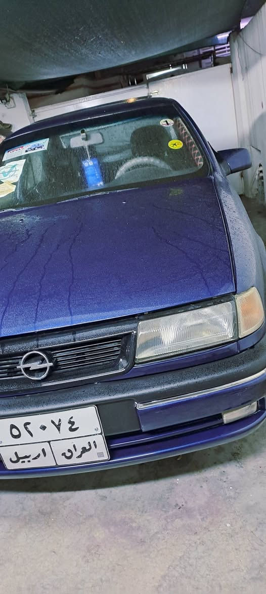 أوبل • ١٩٩٠ • توماتيك