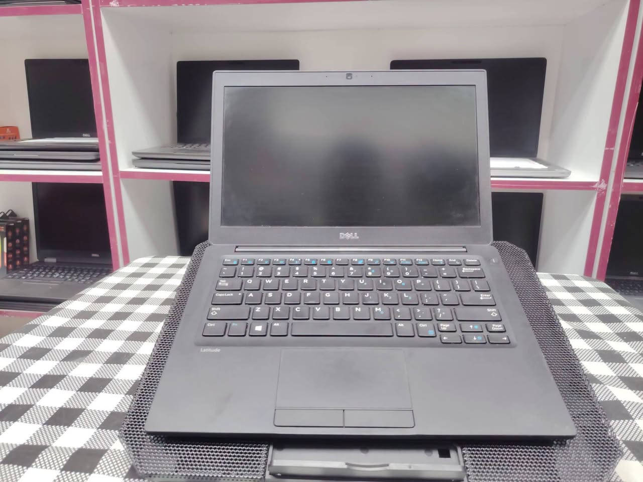 لابتوب Dell Latitude 7280
⚜️ المواصفات:
⚜️ المعالج: Core i7 — الجيل السابع — فئة U
⚜️ الرام: 8 كيكا DDR4 — قابلة للتطوير
⚜️ الهارد: 256 كيكا SSD M.2 — قابل للتطوير
⚜️ كرت شاشة داخلي: Intel HD Graphics — 4 كيكا (ذاكرة مشتركة)
⚜️ حجم الشاشة: 12.5″
🤍🤍🤍🤍🤍🤍🤍🤍🤍
🎁 الهدايا والملحقات:
• حقيبة لابتوب
• شاحن لابتوب
• ماوس
• ماوس باد
• تغليف احترافي (داخل كرتونة)

🛡️ الضمان والخدمات:
• فحص اللابتوب و مقارنة المواصفات و النضافة قبل الاستلام عند المندوب.
• ضمان أسبوع كامل بعد الاستلام.
• تنصيب ويندوز حسب الطلب مع جميع البرامج الأساسية و Office مثبتة.

🚚 التوصيل: التوصيل متوفر إلى جميع محافظات العراق

📞 للحجز أو الاستفسار (متوفر واتساب):
 ***********

📌 موقّعنا: بغداد الامين الثانية

💰 السعر: 225,000 دينار عراقي
