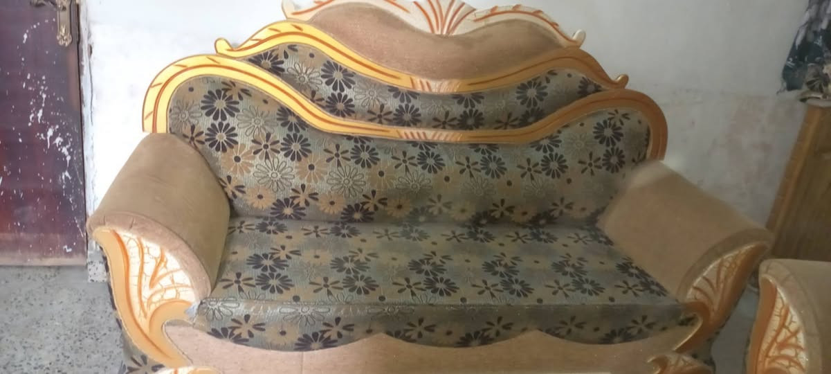 تخك ١٠ مقعد مابي اي ضرر كلش نظيف للبيع حله ***********
الحي العسكري 
شارع ٨٠ من جهه النجف 
بدايه شارع المكاتب 
قرب مخبز مهند
