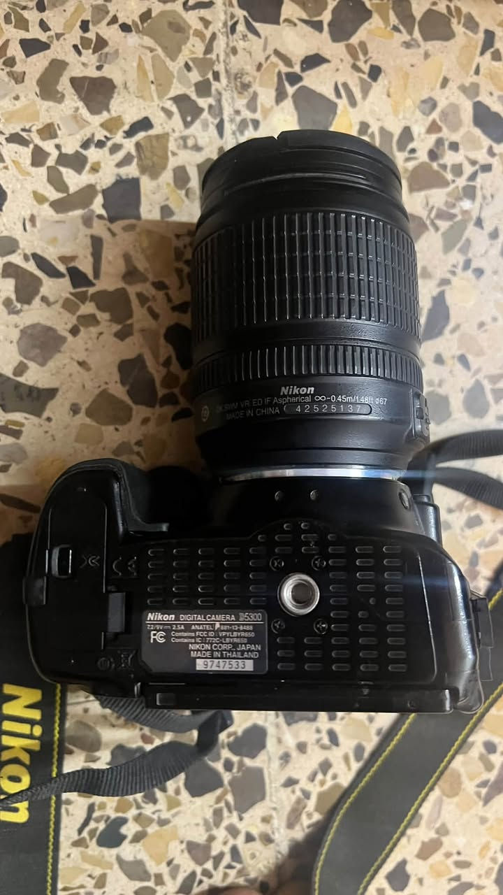 للبيع Nikon D5300 + عدسة Nikon 18-55mm VR
كاميرا Nikon D5300 بحالة جيدة، وياها عدسة Nikon AF-S DX 18-55mm f/3.5-5.6G VR وياها عدسة اخرى ولا تحتوي على شاحنة او حافظة فقط الكاميرا والعدسات 
للتواصل واتساب ***********
مكاني بغداد / الكرخ
