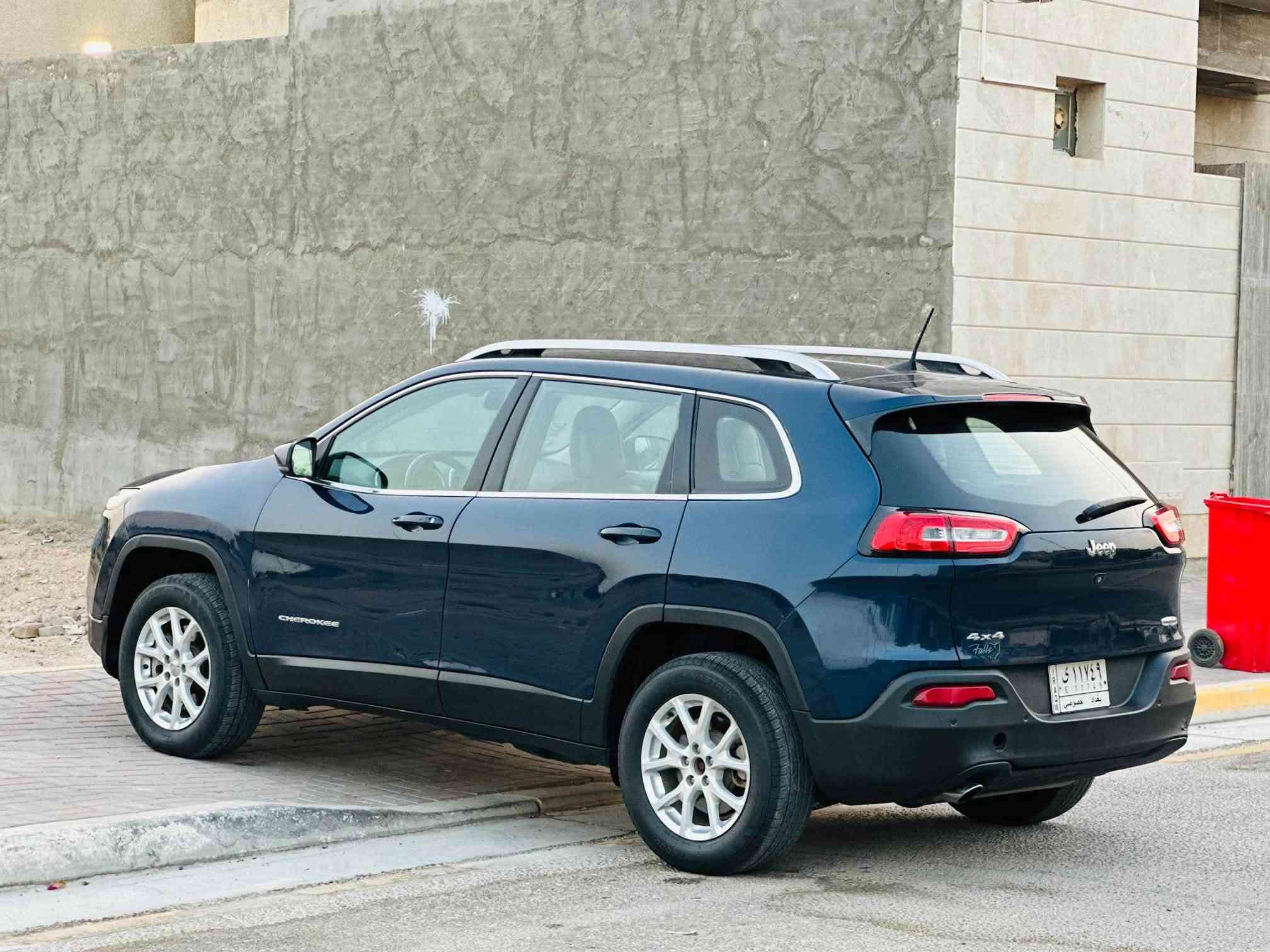 للبيع جيب بزون موديل 2018 وارد امريكي حادث خسفه بجاملغ الامامي وجاملغ خلفي صبغ اثر شخط  بدون ضربه شاصي لغد مكفولات والباقي مكفول مواصفات شاشه كبيره كامره دواره حساس تحكم ستيرن كشنات جلد كهرباء تدفئه تبريد كشنات وستيرن بصمه تشغيل وبصمه ابواب وجنطه ويل كب كروم كير ماوس 4 وضعيات قياده تخم تاير جديد سنويه جديده مكينه 2400 دوش وكير وحداديه وتبريد مكفولات السعر 98 عنوان كربلاء الاستفسار الاتصال ع رقم ***********
