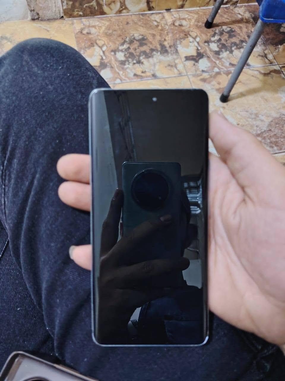 للبيع • مكلف بالنشر • صاحب الجهاز