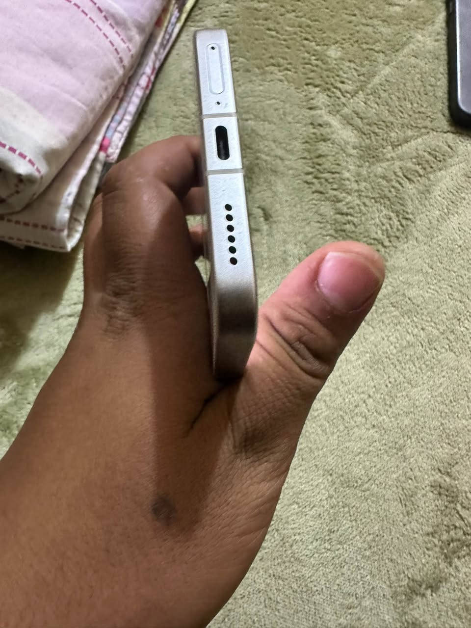 بوكو F7 • بطارية ٩٨٪ • ذاكرة ٢٥٦