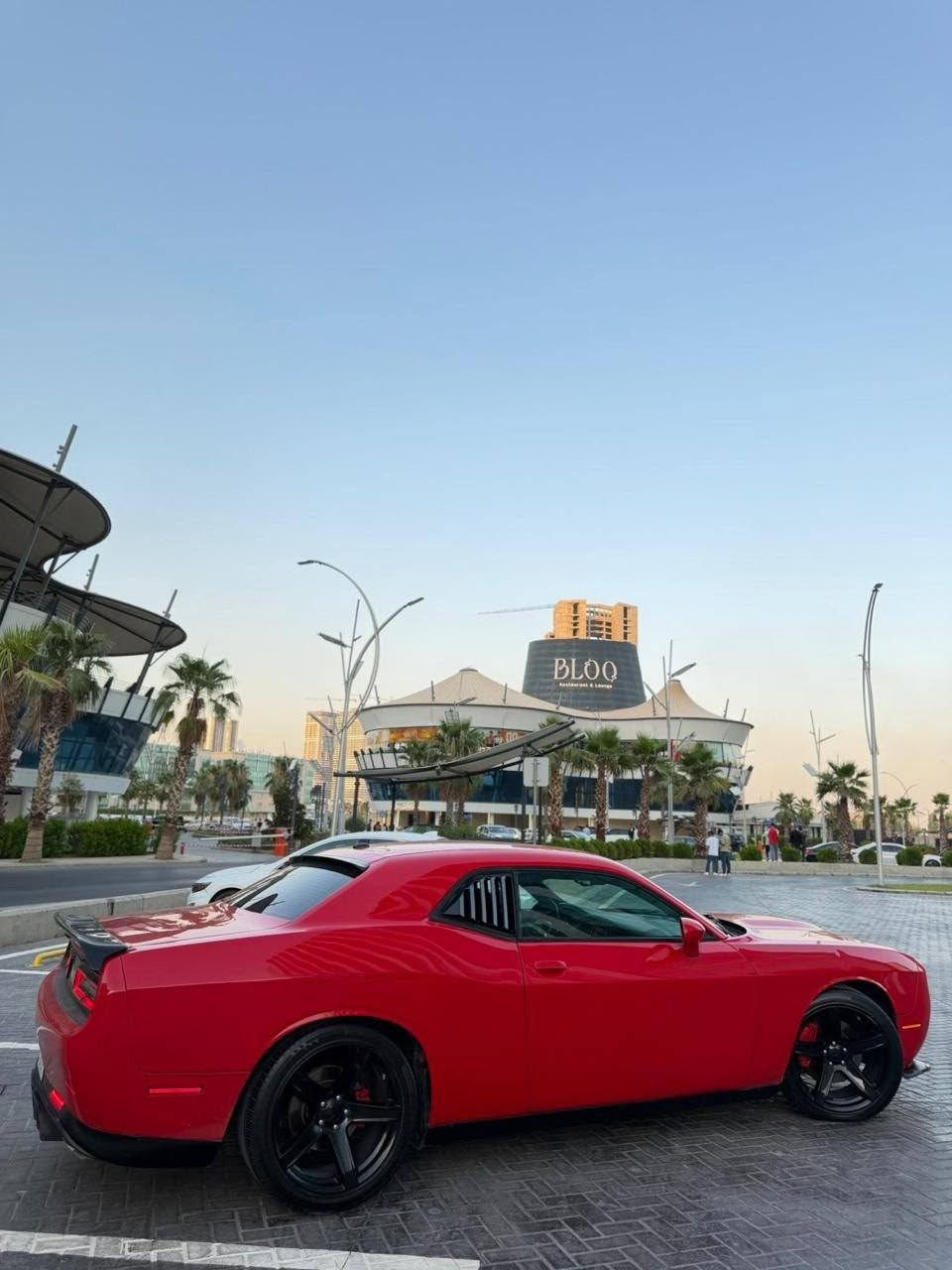 سلام عليكم Dodge Challenger 2022 RT Hemi بيع و مراوس  *********** وتساب ***********
بجم خلفي كبس بدون دواخل بدون ارباك بيها  3قطع جانبي صبغ كير محرك أكسل مكفوله برغي مامفتوح رقم سنويا هزه جديد تحويل ثاني يوم 
سيارا ستوك وضع شركه 
طخم وياله و تايات هيلكات جديد
داخل روز رويز  
صدر أمامي خلفي جديد
مكان سيارا اربيل
