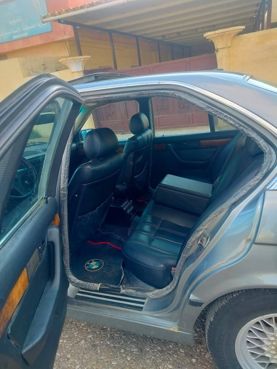 سلام عليكم 🤚
*********** 📞 
سعر ( 60 ) وبي مجال 💵💸 
بي ام( 528 ) موديل (1991) محدث 95 بجم عريض 😉🚘رقم ( اربيل  انكليزي)
محرك بومة ⚡️
كير عادي ⚡️🕹️⭐️
كير و محرك جديد شرط ♦️💯
بجم عريض 
دفتر بنزين⛽
جام كهربائي شغال 
تبريد تدفئة شغال  ❄️🛑
طخم ويالة جديد M
طخم تاير جديد 🆕 💯
صدر امامي خلفي جديد 💯
سنوية هزة  بسمي ♦️
شرط تحويل وكالة ✔️
صبغ عام لجمالية  🔶💯 
مكانها كركوك كركوك, العراق
