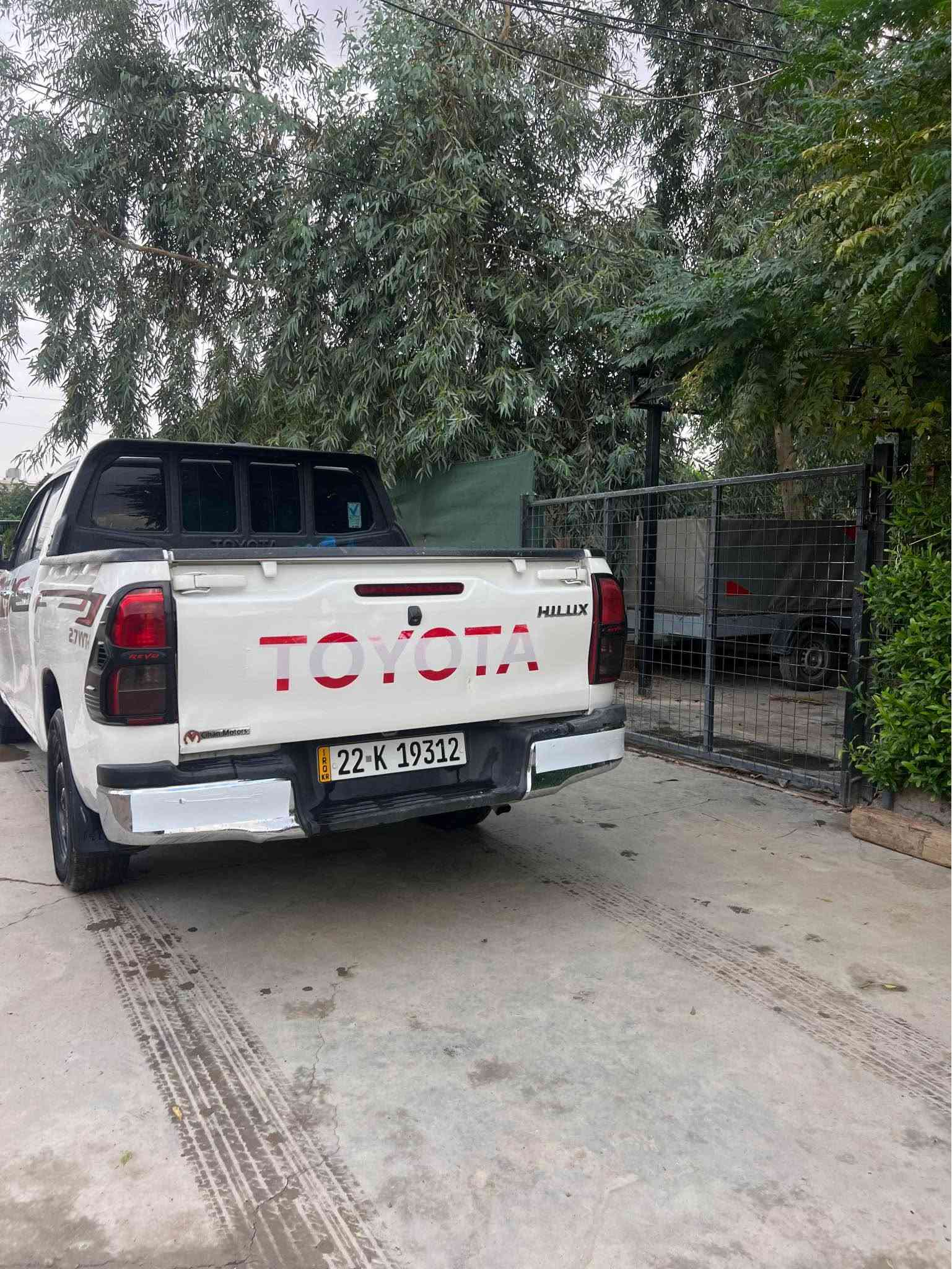 مەرزیە 2019
پارچەرەش بۆدی بیلاد
پێشی وپشتی کەپسە
گێرومەکینەی بەشەرت نەکرایتەوە
تەنهاکەمێک لەدۆسەوتوکمەی سبوخە
بەبێ ژوورێ 
ژینگەوسەنەوی نوێیە تا2031
چوارتایەی نوێی بۆبەستراوە
***********واتسئاب أربيل, العراق

