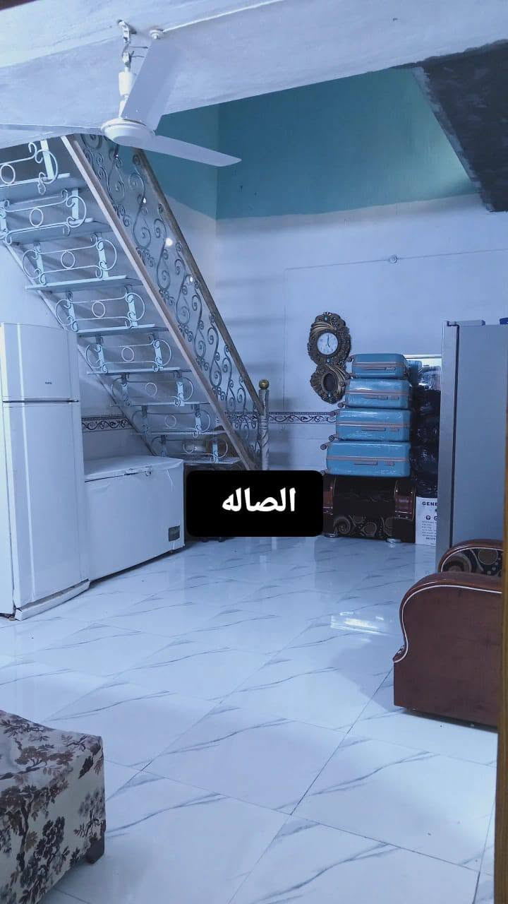 #بيت للبيع بمساحة ٢٠٠م في حي دجله قريب عن السوق والمدارس مع توفر كافة الخدمات ويتكون من طابق ونصف علما ان البناء طابوق والسقف عگاده
للاستفسار الاتصال :
***********

نص مكتوب في الصور:
- الاستقبال
- باب الاستقبال
- باب الهول
- الغرفه
- باب الصاله الهول
- الصاله
- المطبخ