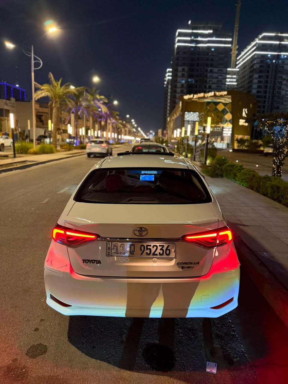 كورلا 2024 هايبرد فول مواصفات كشن كهرباء✅
ممشى السيارة :٢٠ الف كيلو فقط ☑️

كفالة عامة بيها فقط شكم رصعة بسيطات مسحوبات pdr‼️

مواصفات :
فتحة سقف
كشن كهرباء ⚡️
داخل احمر جلد♥️
رادار امامي☑️
كامرة خلفية📷
شاشة جبيرة🖥️
تحكم ستيرن 
أوتو هولد بصمة 
هايند بريك بصمة🫆

السيارة بحالة الوكالة مناقصها شي ✅
هزة جديدة بهذا شهر✅
بأسمي تحويل ثاني يوم✅
السعر:152 بيها مجال بسيط ‼️☑️
مكان السيارة بغداد ظهر مستشفى اليرموك🏠
للتواصل : *********** متوفر واتساب

